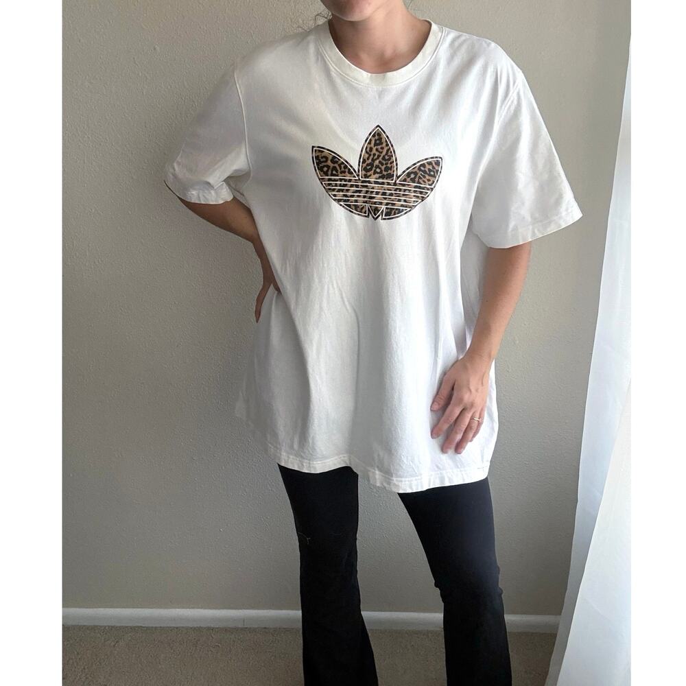 Adidas Originals White Oversize Tee Leopard Cheetah streetwear sporty loungewear